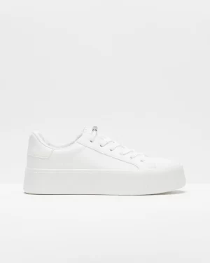 CASUAL WHITE SNEAKERS